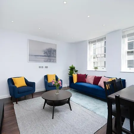 Stylish 3Br Flat In The Heart Of Soho London Appartement Buitenkant foto