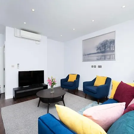 Stylish 3Br Flat In The Heart Of Soho London Appartement Buitenkant foto