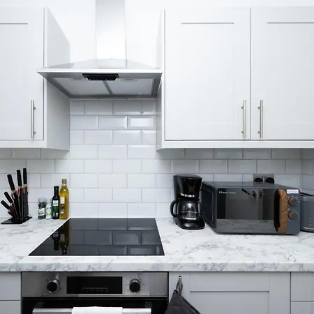 Stylish 3Br Flat In The Heart Of Soho London Appartement Buitenkant foto