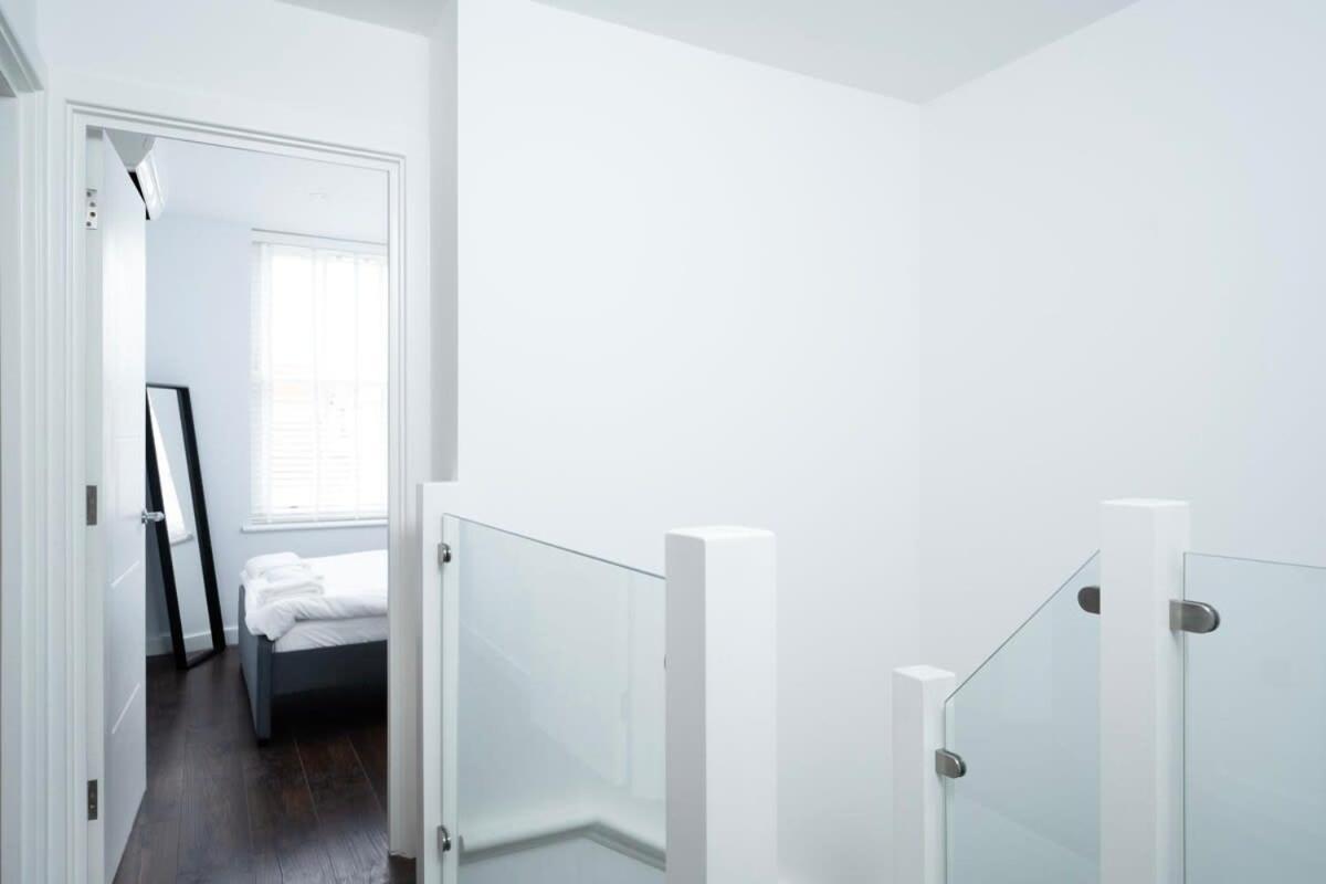 Stylish 3br Flat In The Heart Of Soho Apartment London