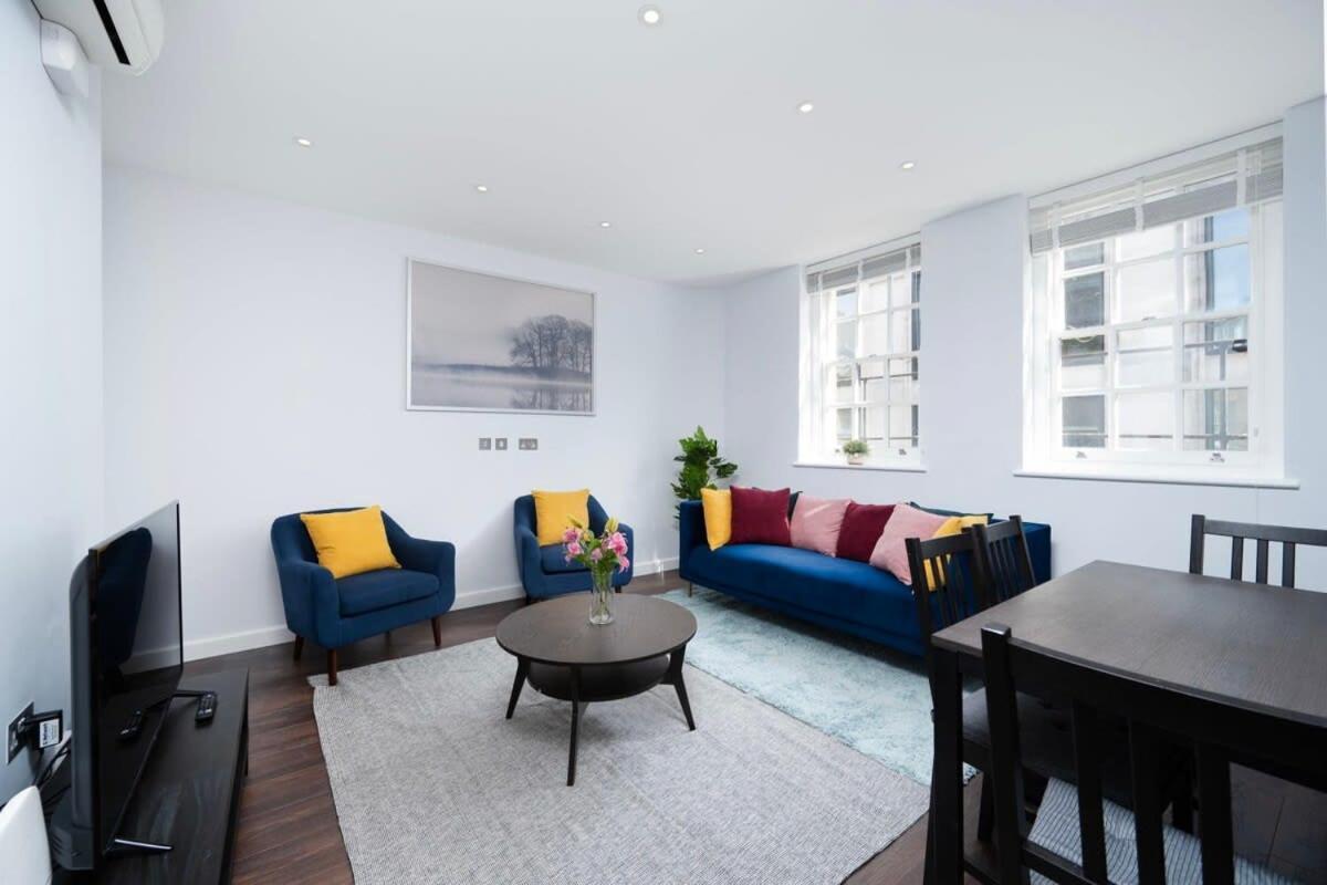 Stylish 3br Flat In The Heart Of Soho *