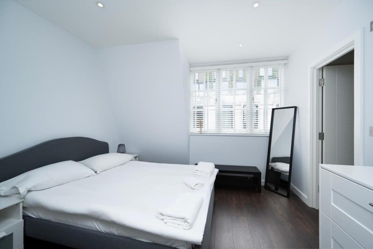 Stylish 3br Flat In The Heart Of Soho * London