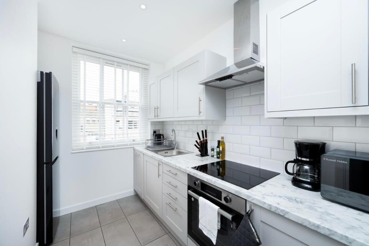 Stylish 3br Flat In The Heart Of Soho London
