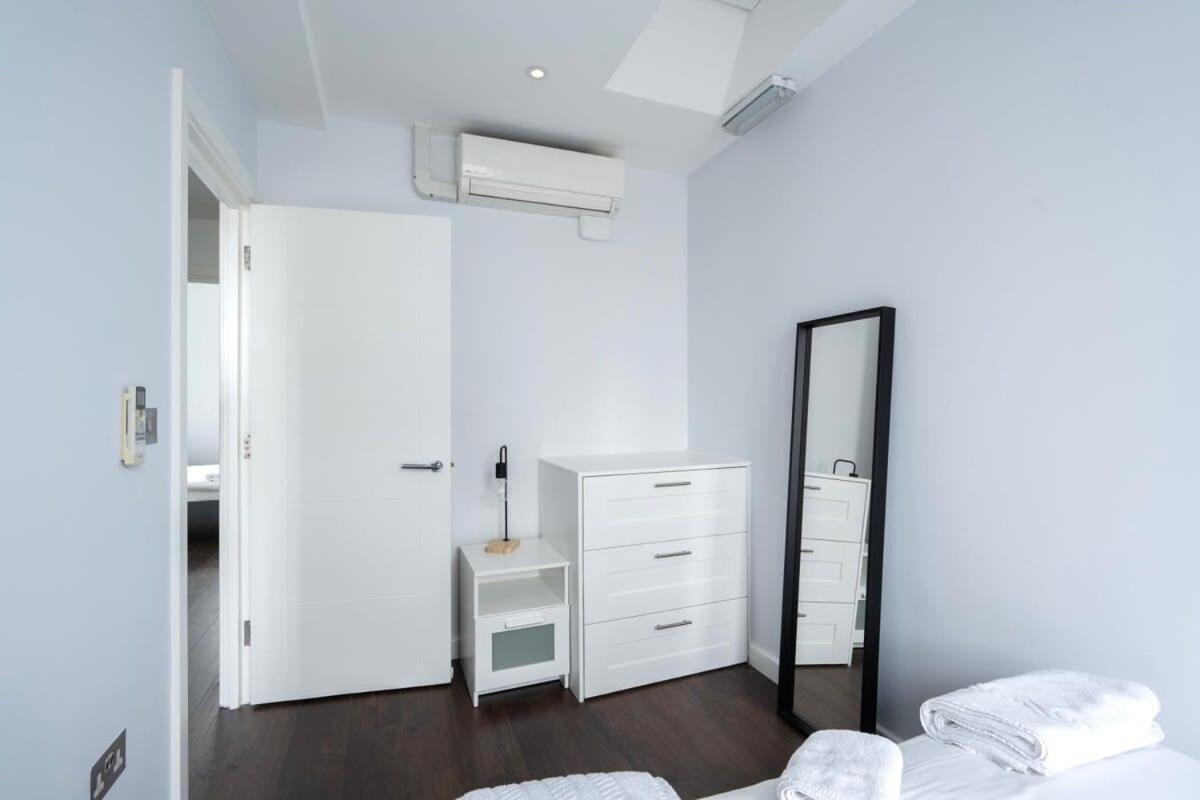 Stylish 3br Flat In The Heart Of Soho *