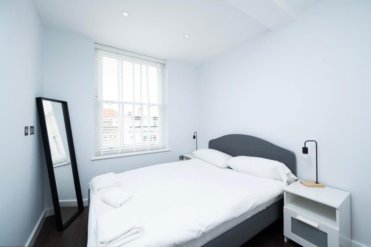 Stylish 3br Flat In The Heart Of Soho Apartment *